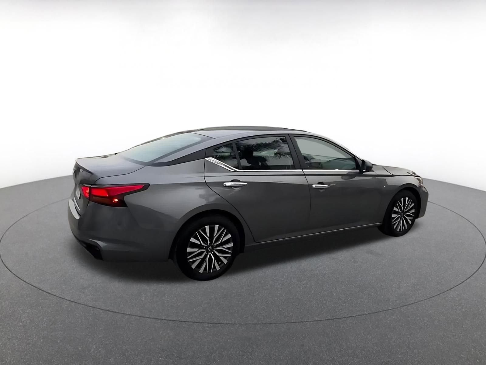 Thumbnail: 2025 Nissan Altima - 14