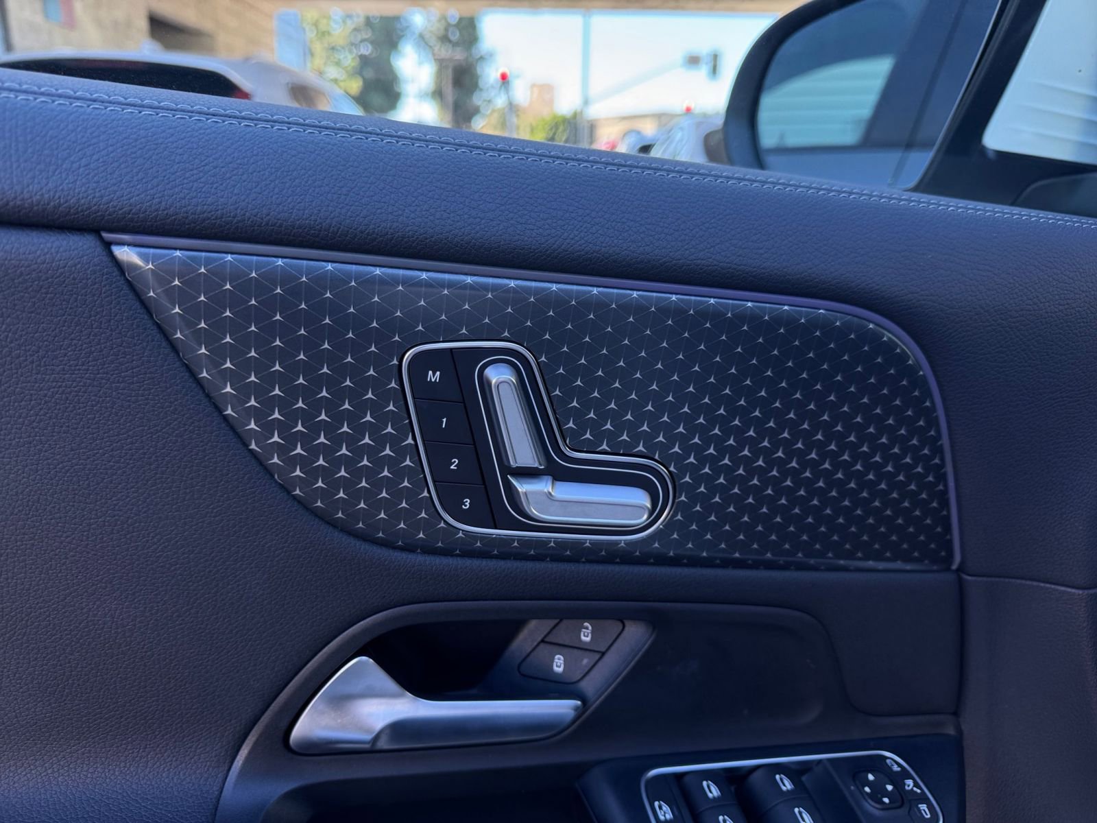 Thumbnail: 2025 Mercedes-Benz GLA - 24