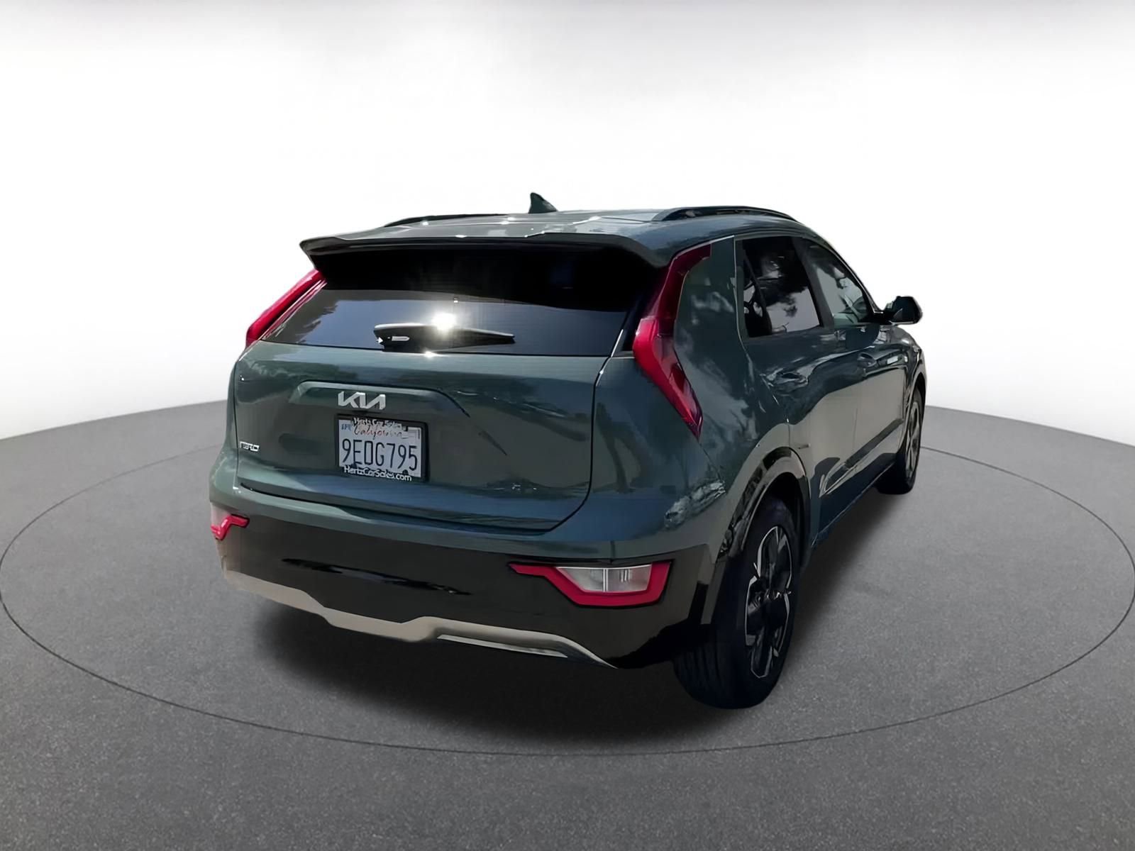 Thumbnail: 2023 Kia Niro - 13
