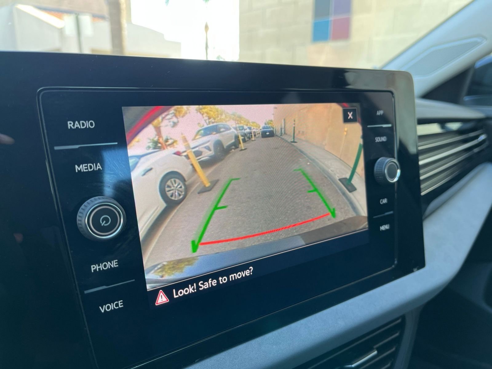 Thumbnail: 2025 Volkswagen Jetta - 17