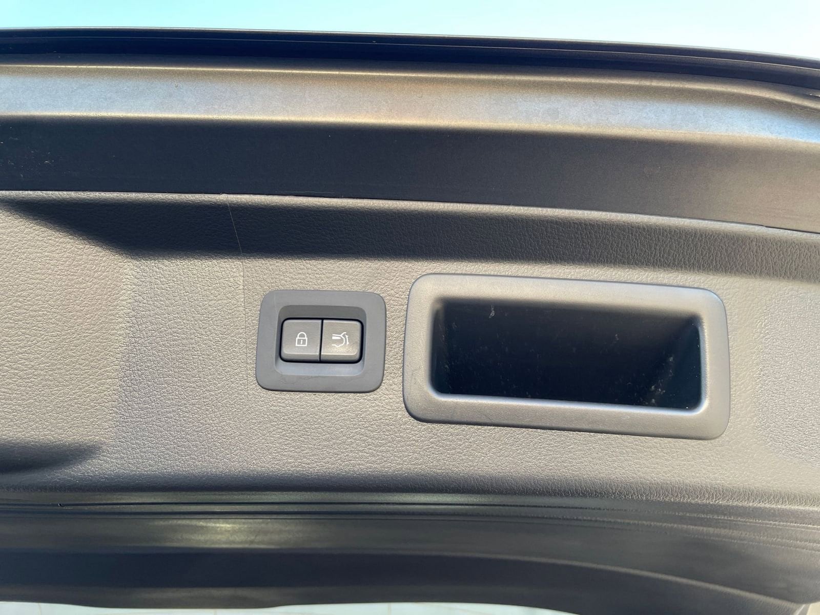 Thumbnail: 2025 Mazda CX-50 - 23