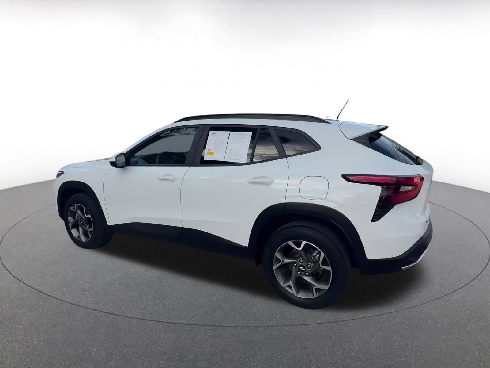 Thumbnail: 2025 Chevrolet Trax - 10