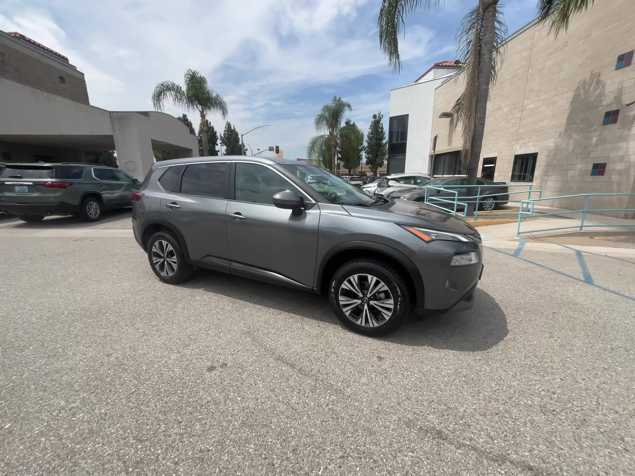 2023 Nissan Rogue SV 2