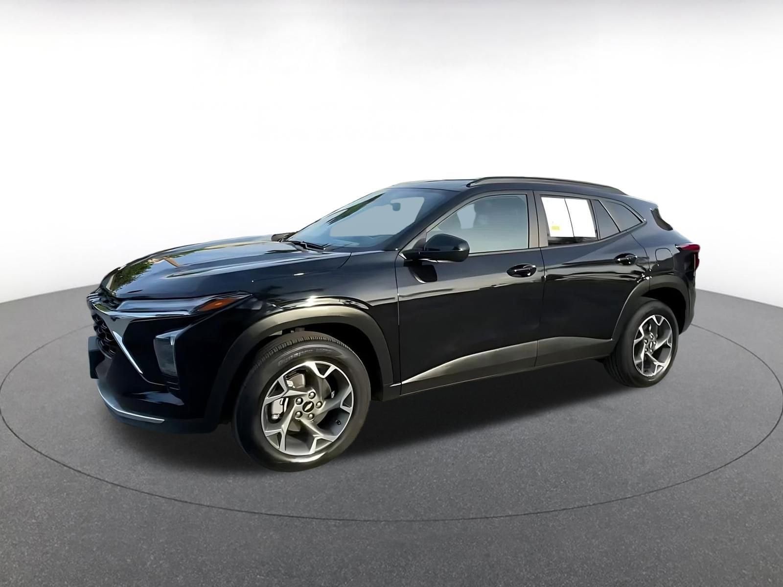 Thumbnail: 2025 Chevrolet Trax - 8