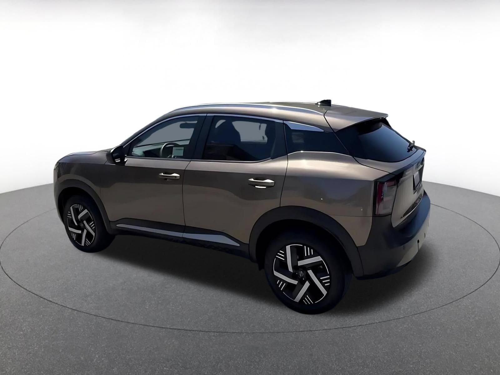 Thumbnail: 2026 Nissan Kicks - 9