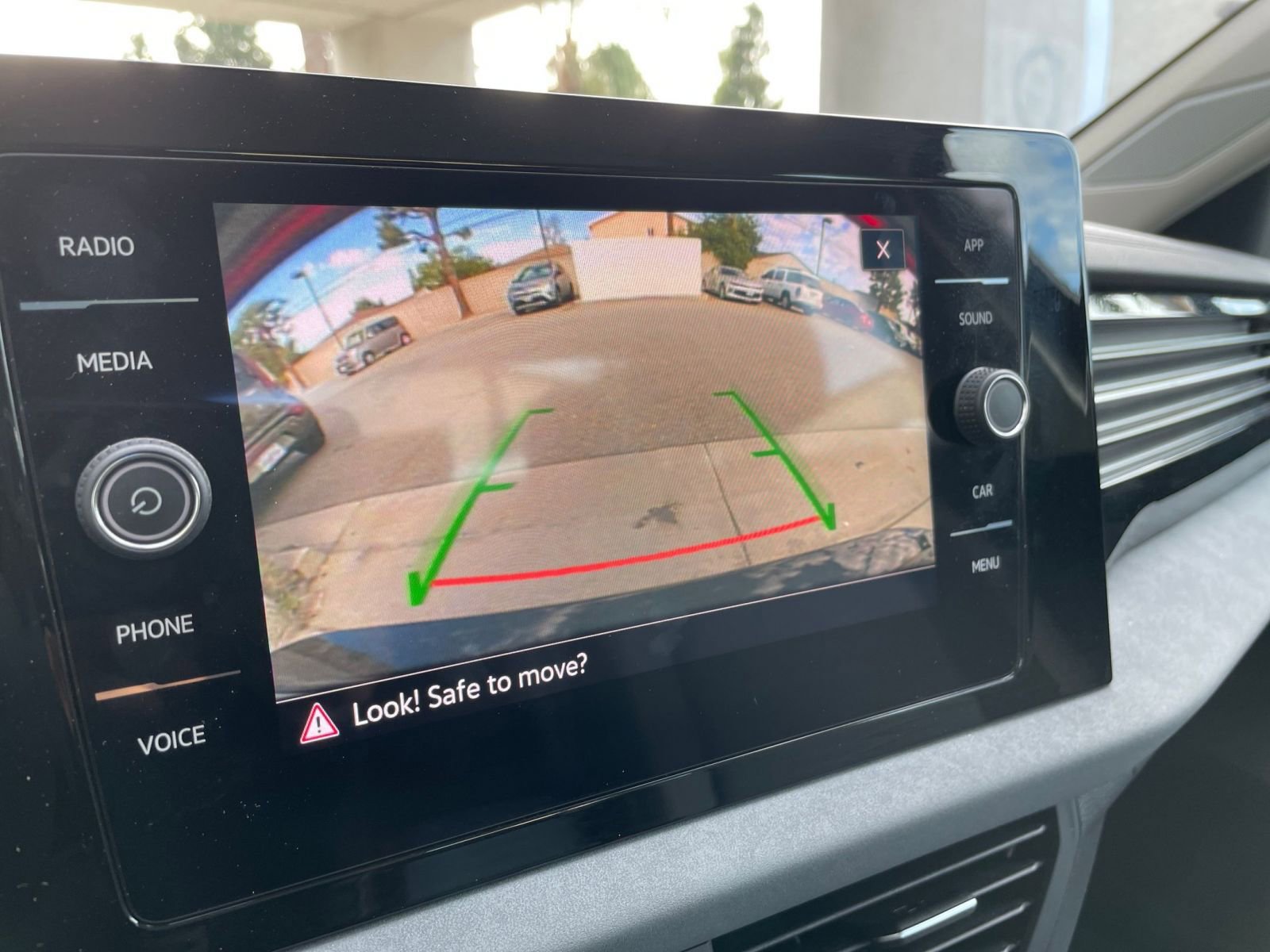 Thumbnail: 2025 Volkswagen Jetta - 17