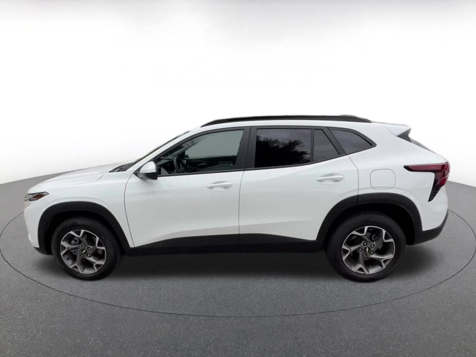 Thumbnail: 2025 Chevrolet Trax - 8