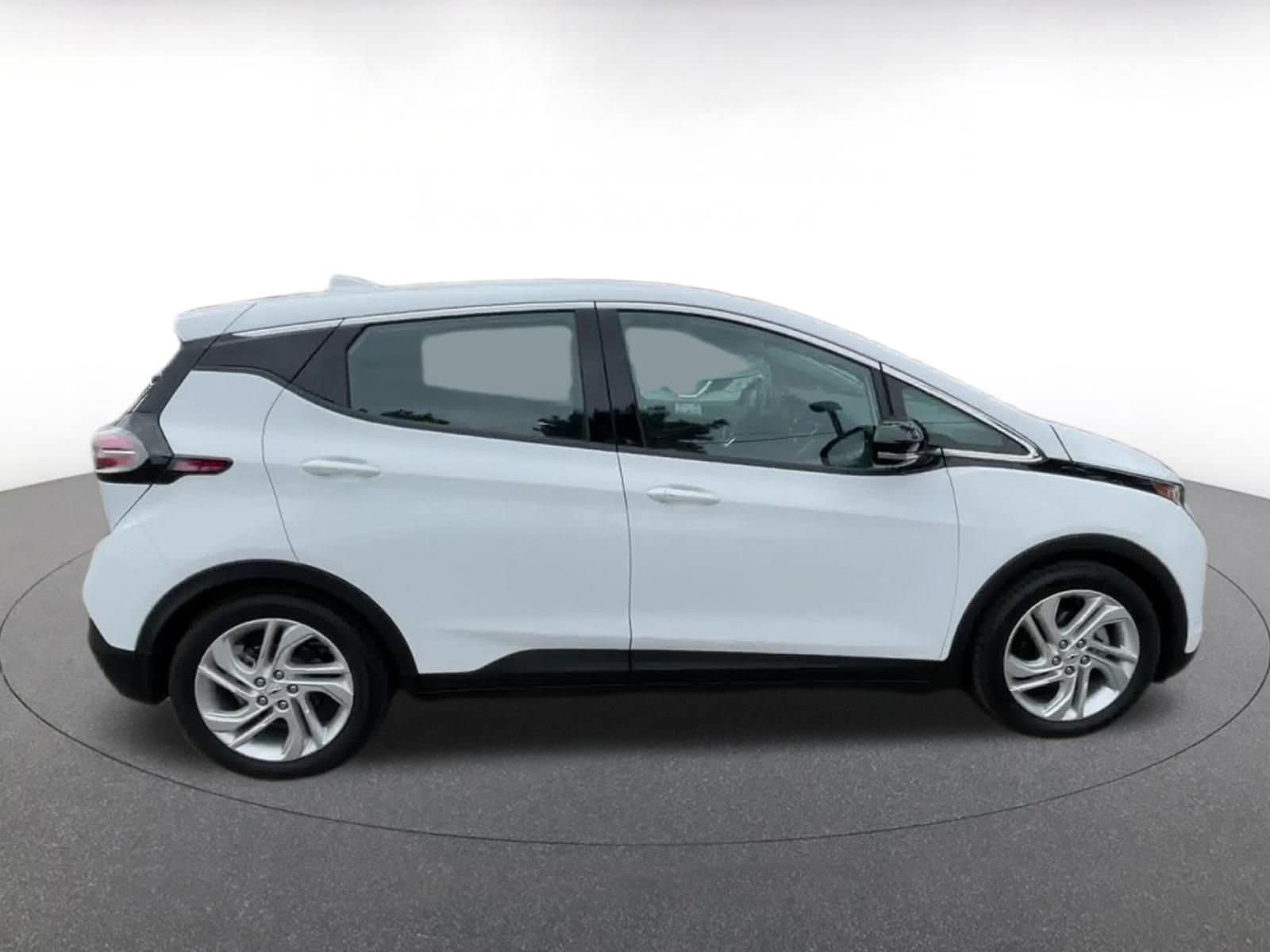 Thumbnail: 2023 Chevrolet Bolt EV - 16