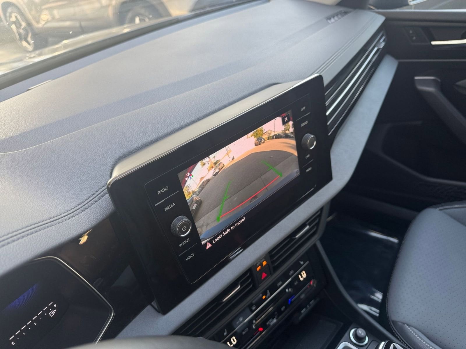 Thumbnail: 2025 Volkswagen Jetta - 17