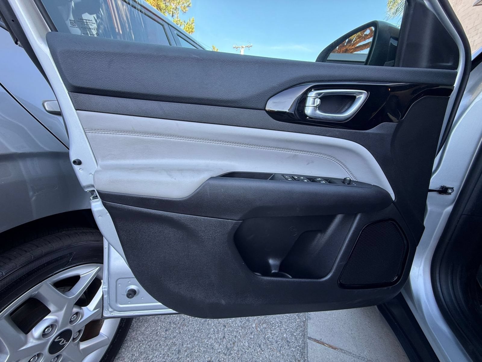 Thumbnail: 2025 Jeep Compass - 18