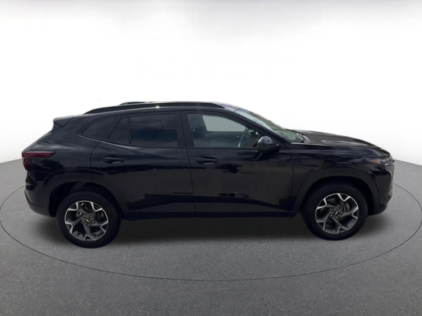 Thumbnail: 2025 Chevrolet Trax - 16