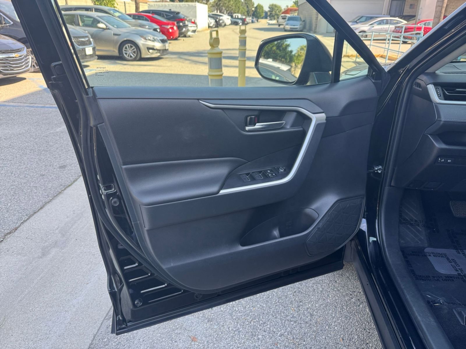 Thumbnail: 2025 Toyota RAV4 - 18