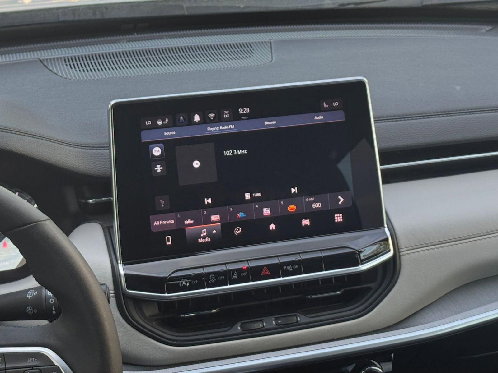 Thumbnail: 2025 Jeep Compass - 17