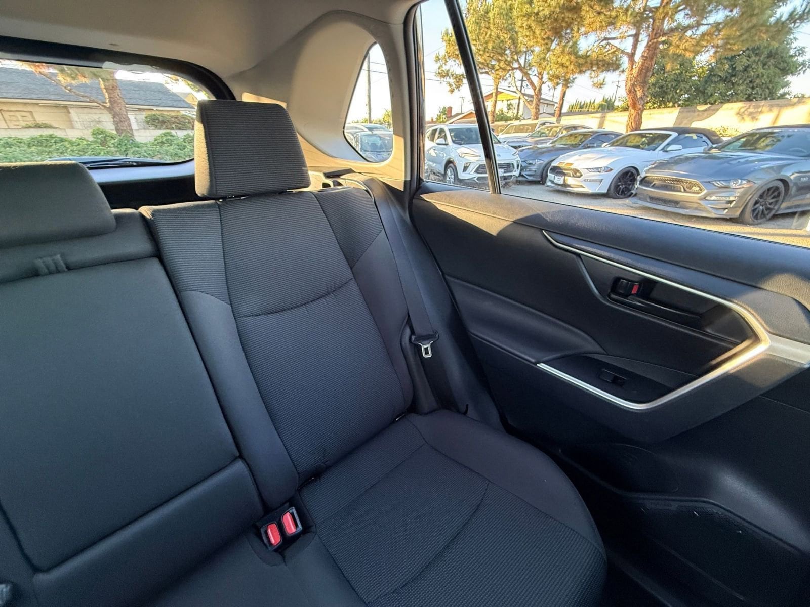 Thumbnail: 2025 Toyota RAV4 - 33