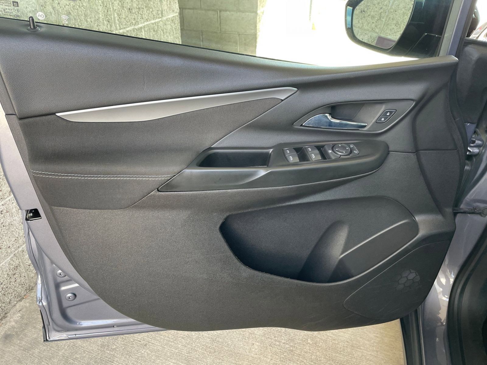 Thumbnail: 2023 Chevrolet Bolt EV - 23