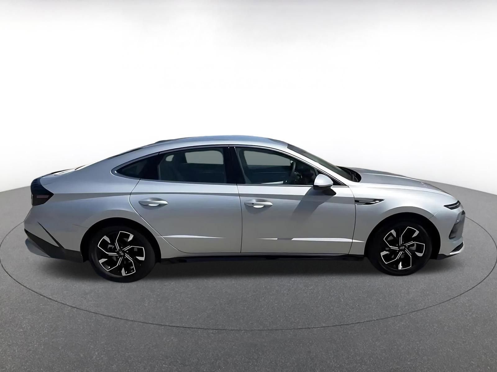 Thumbnail: 2025 Hyundai Sonata - 16