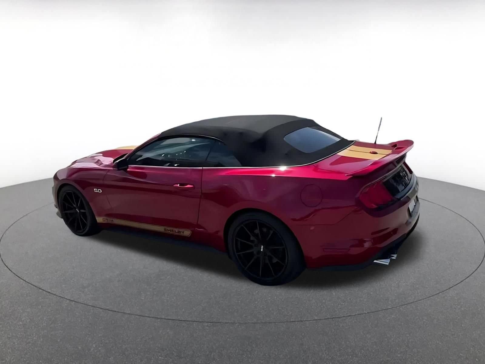 Thumbnail: 2022 Ford Mustang - 8