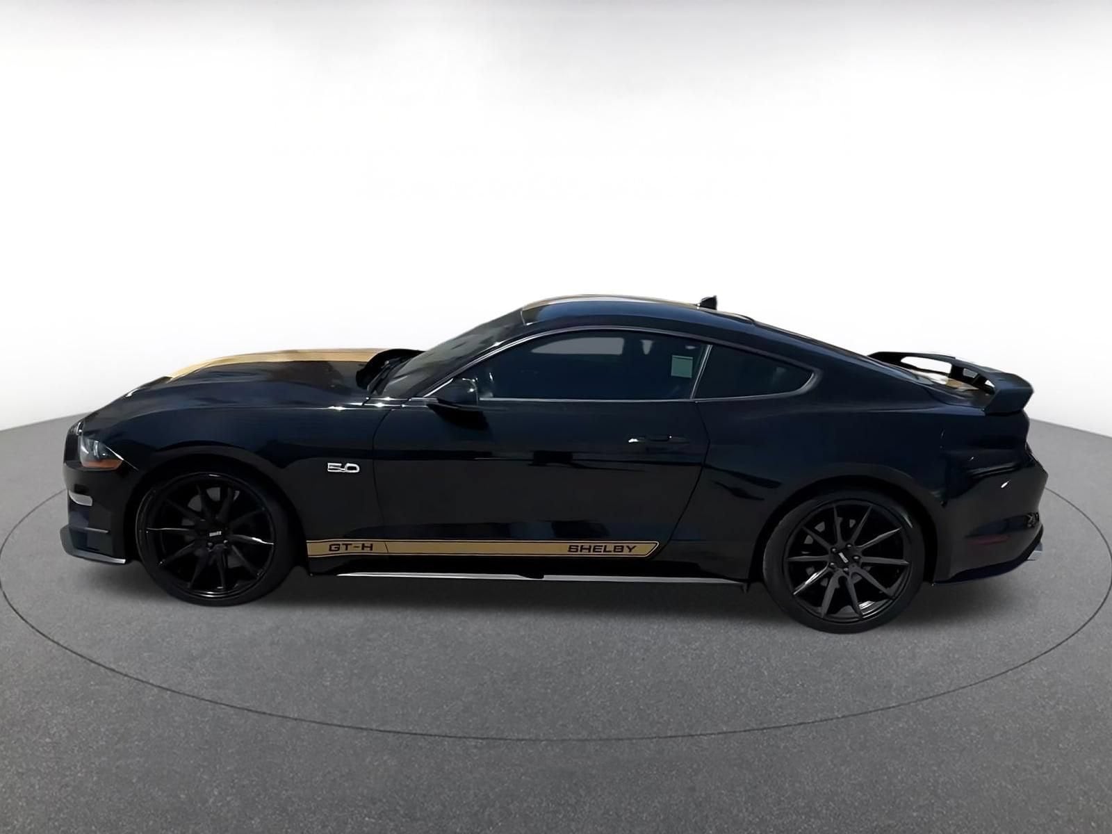 Thumbnail: 2022 Ford Mustang - 7