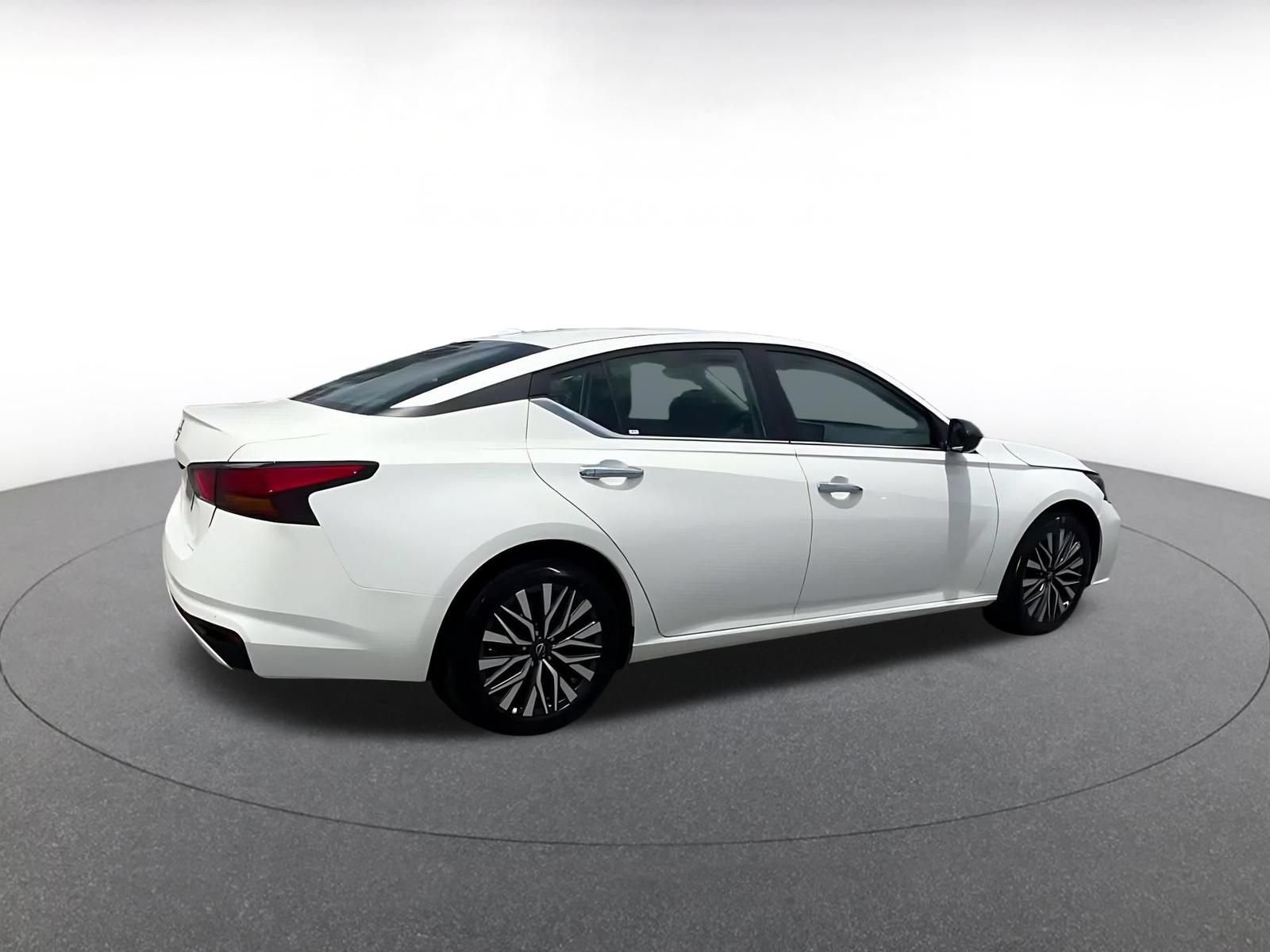 Thumbnail: 2025 Nissan Altima - 15