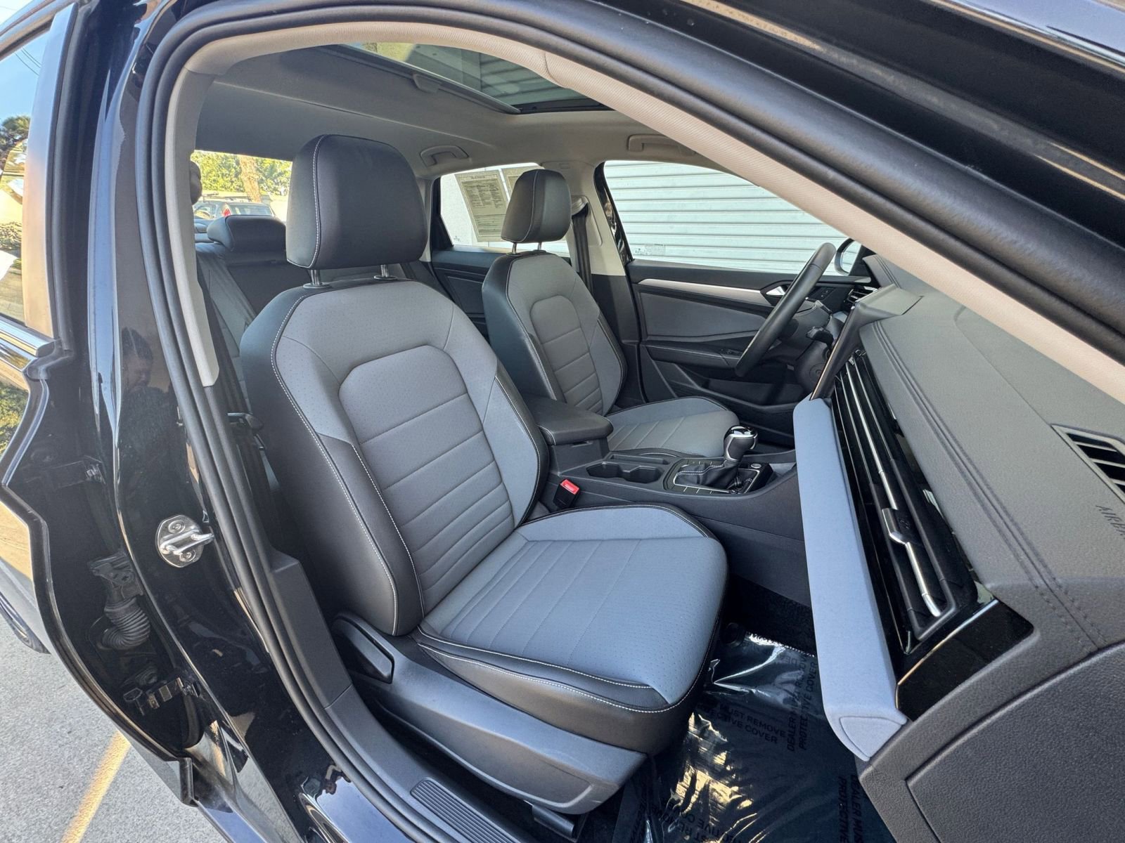 Thumbnail: 2025 Volkswagen Jetta - 35