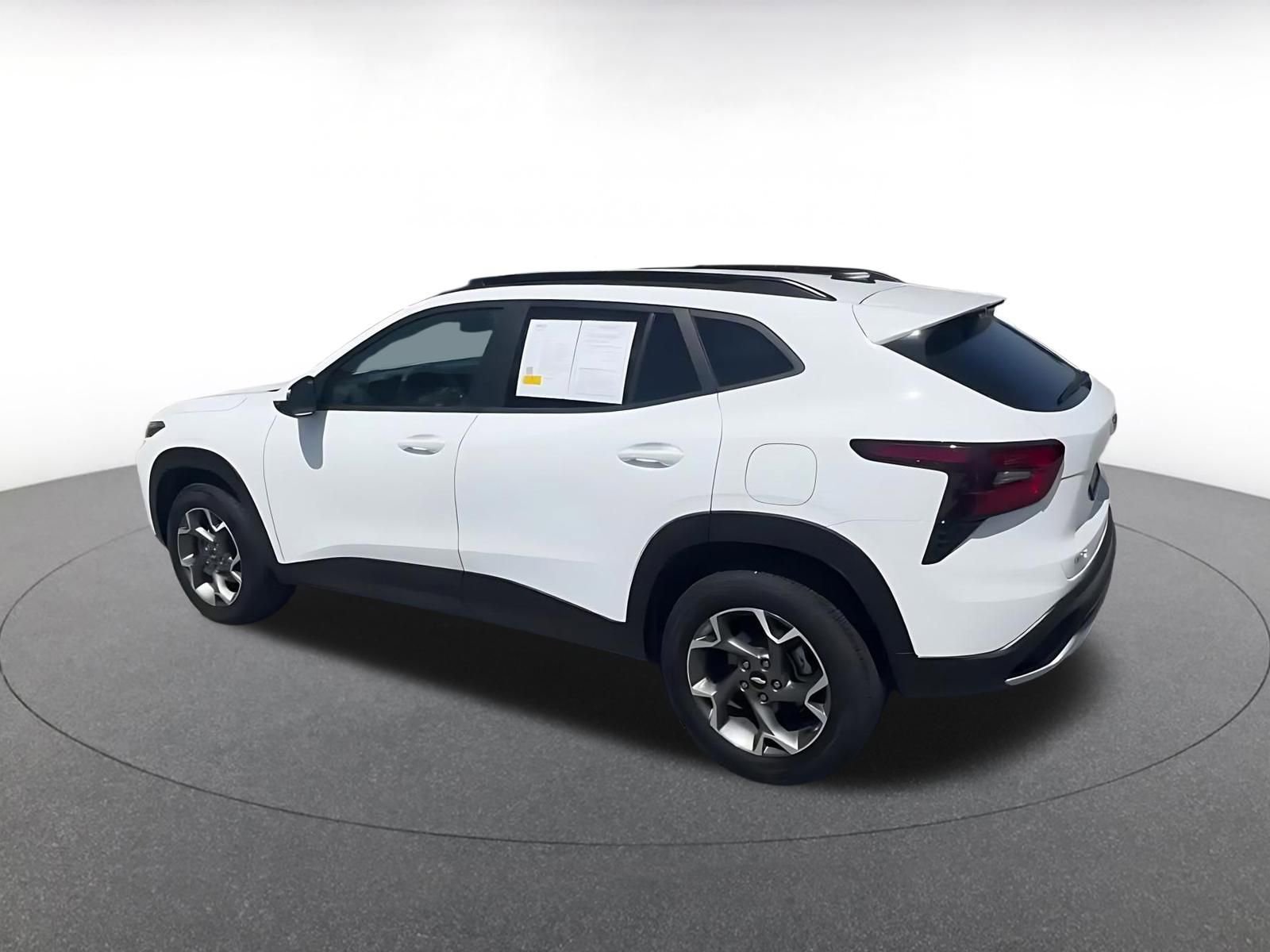 Thumbnail: 2025 Chevrolet Trax - 10