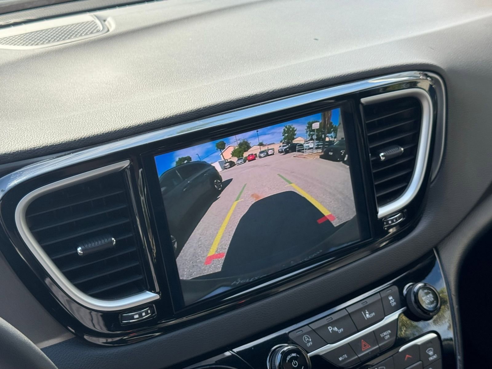 Thumbnail: 2025 Chrysler Pacifica - 24