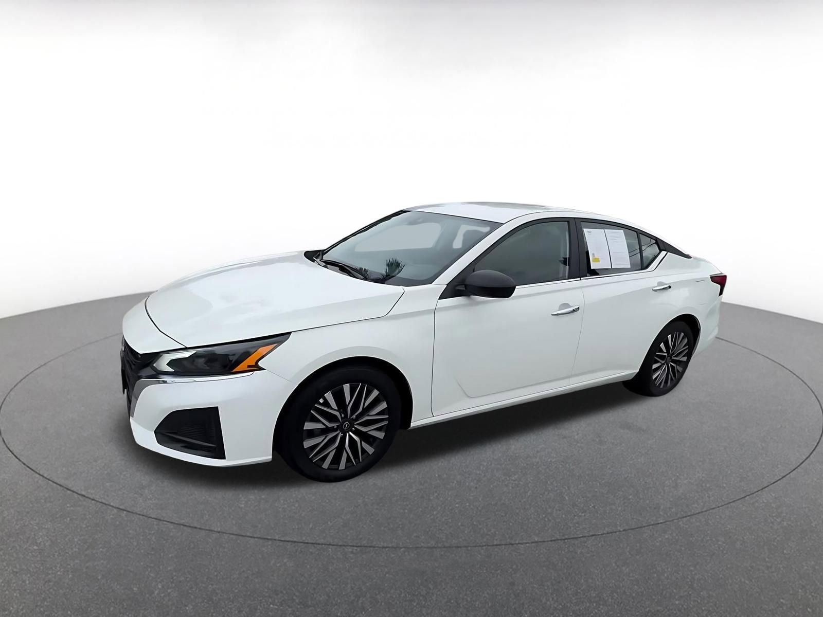 Thumbnail: 2025 Nissan Altima - 9