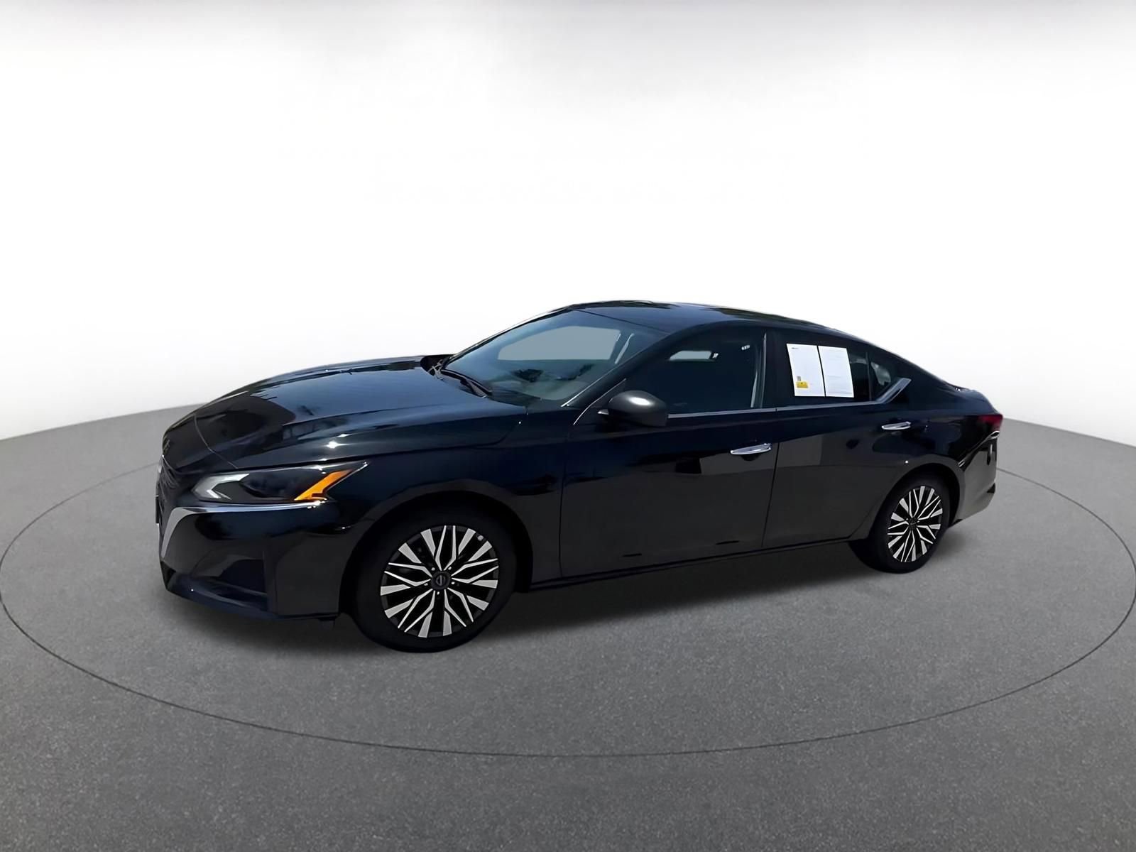Thumbnail: 2025 Nissan Altima - 8