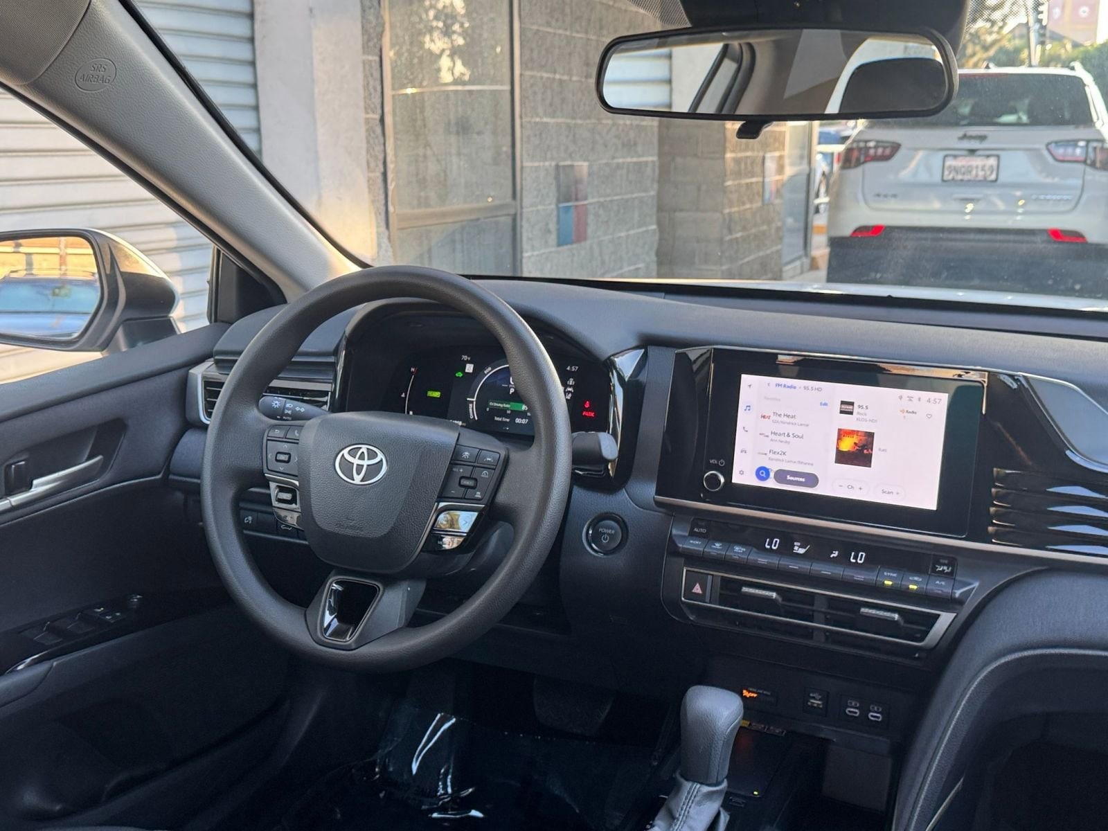 Thumbnail: 2025 Toyota Camry - 33