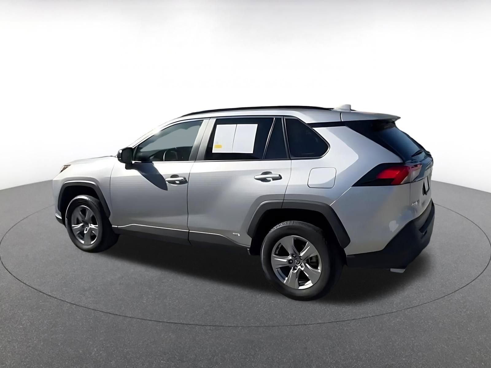 Thumbnail: 2025 Toyota RAV4 - 10