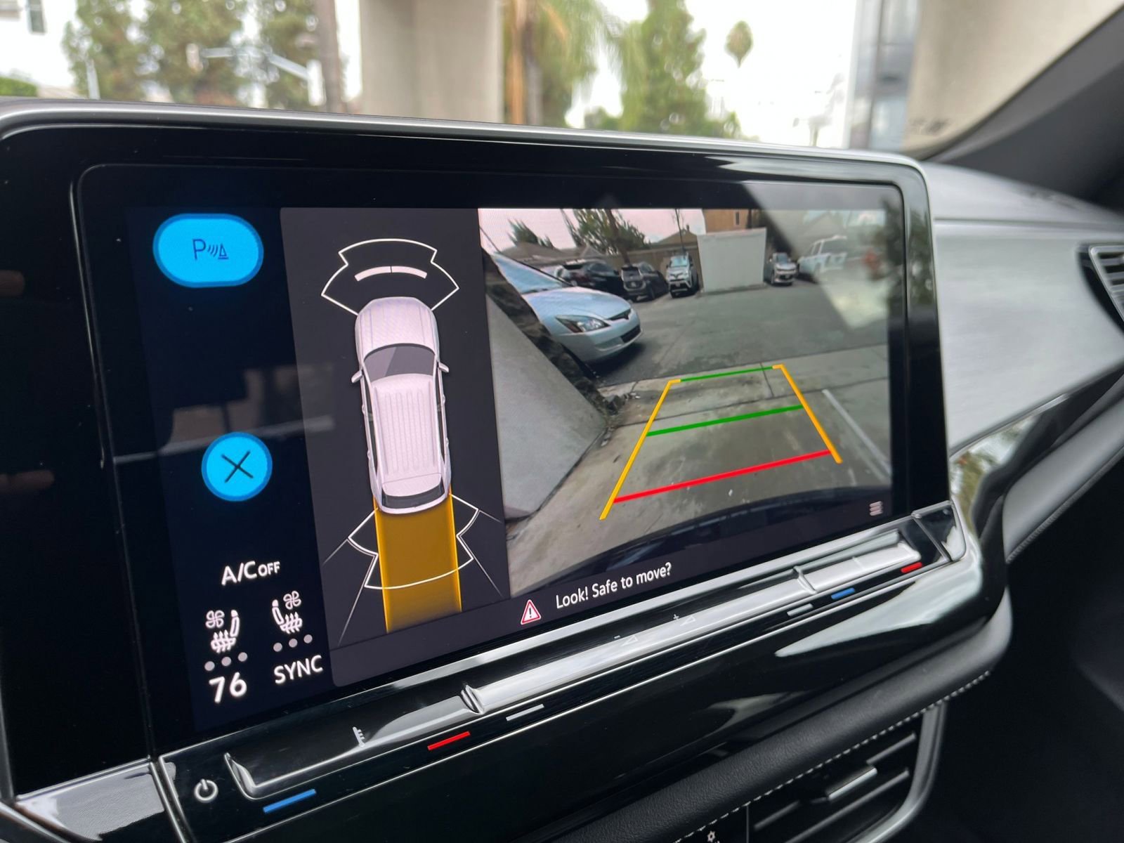 Thumbnail: 2025 Volkswagen Atlas - 17