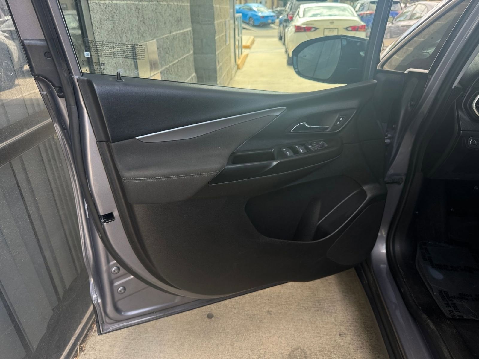 Thumbnail: 2023 Chevrolet Bolt EV - 23