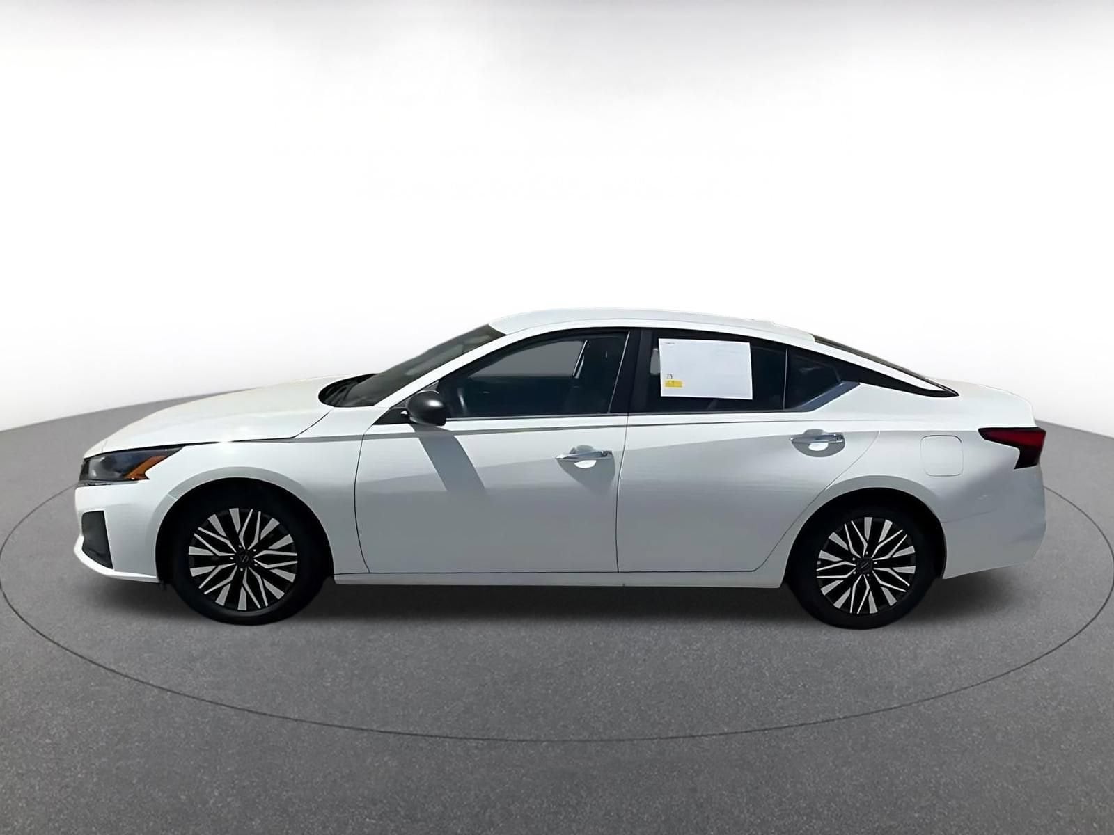 Thumbnail: 2025 Nissan Altima - 8