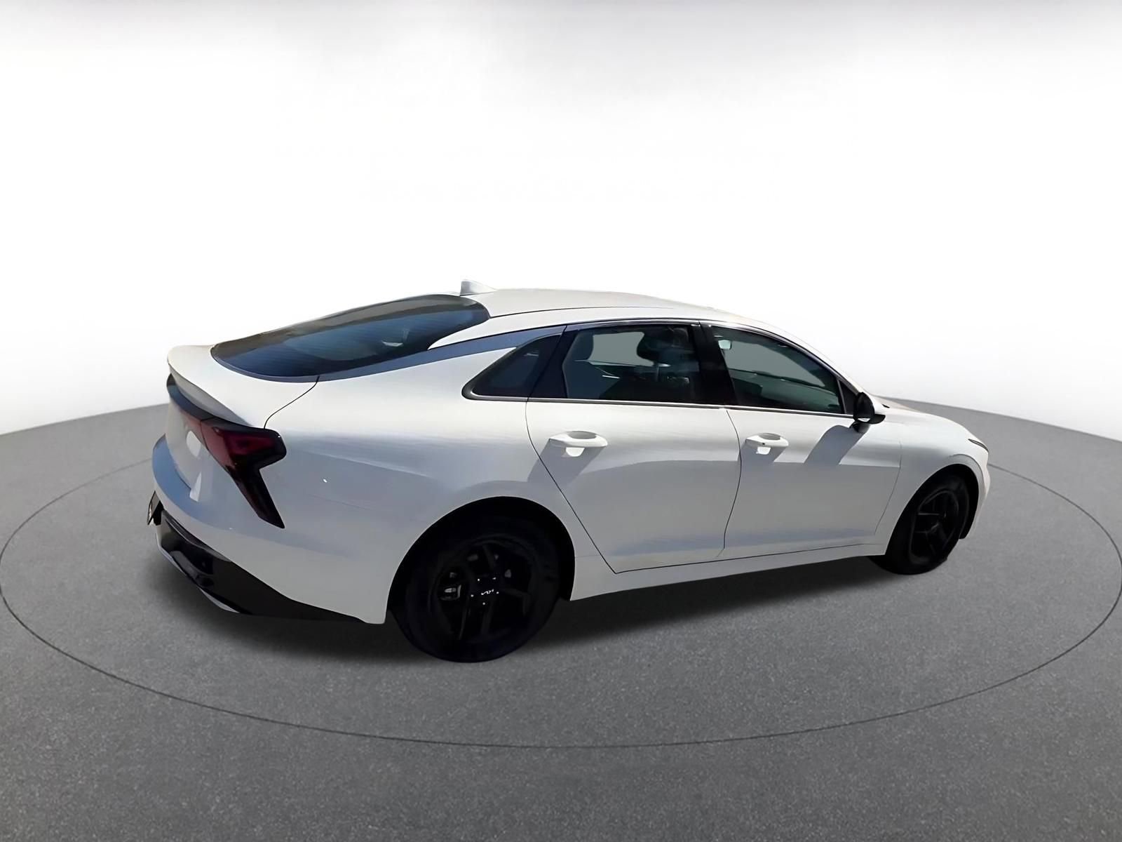 Thumbnail: 2025 Kia K5 - 15