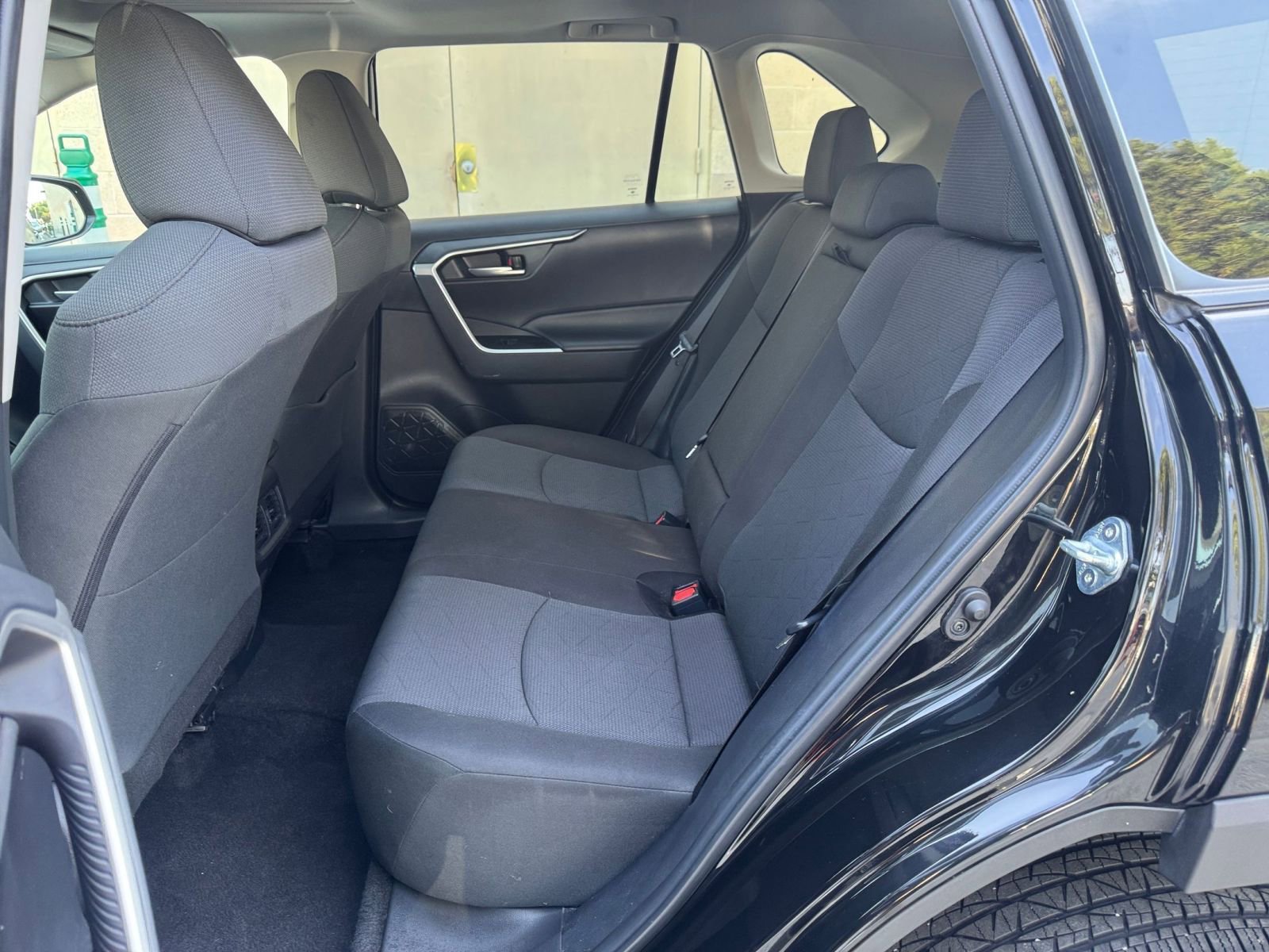 Thumbnail: 2025 Toyota RAV4 - 27