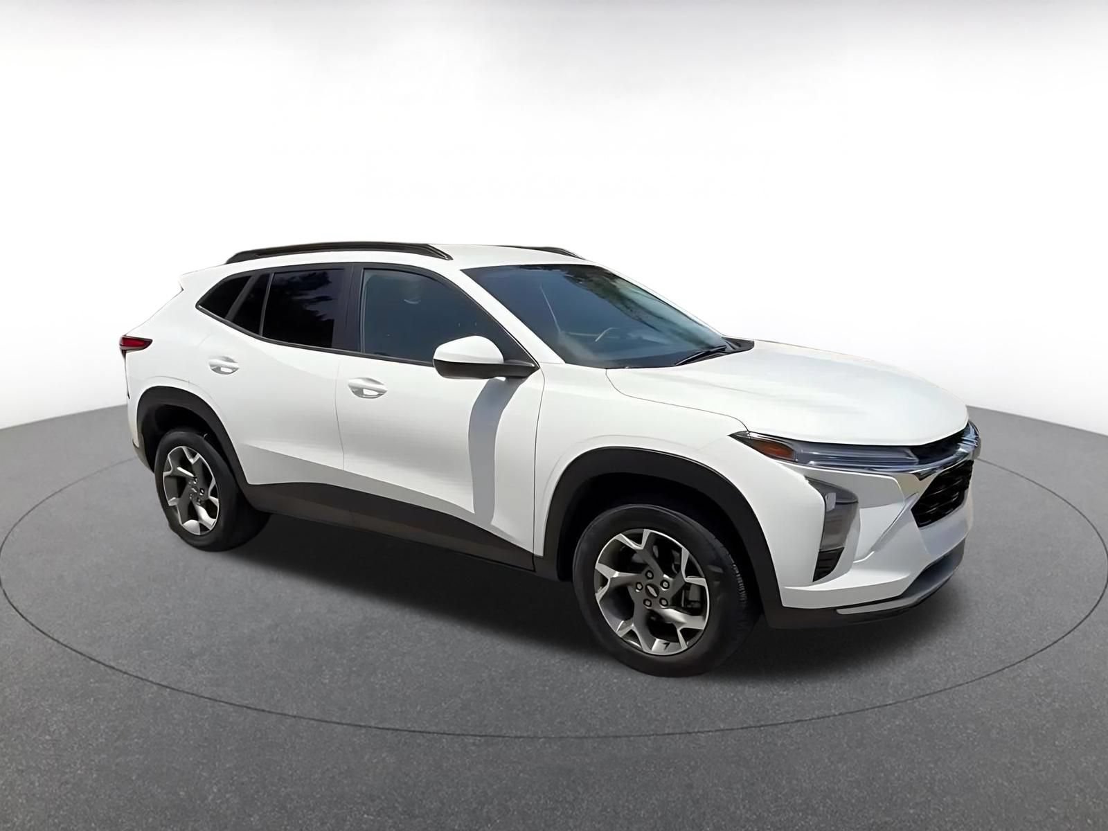 Thumbnail: 2025 Chevrolet Trax - 2