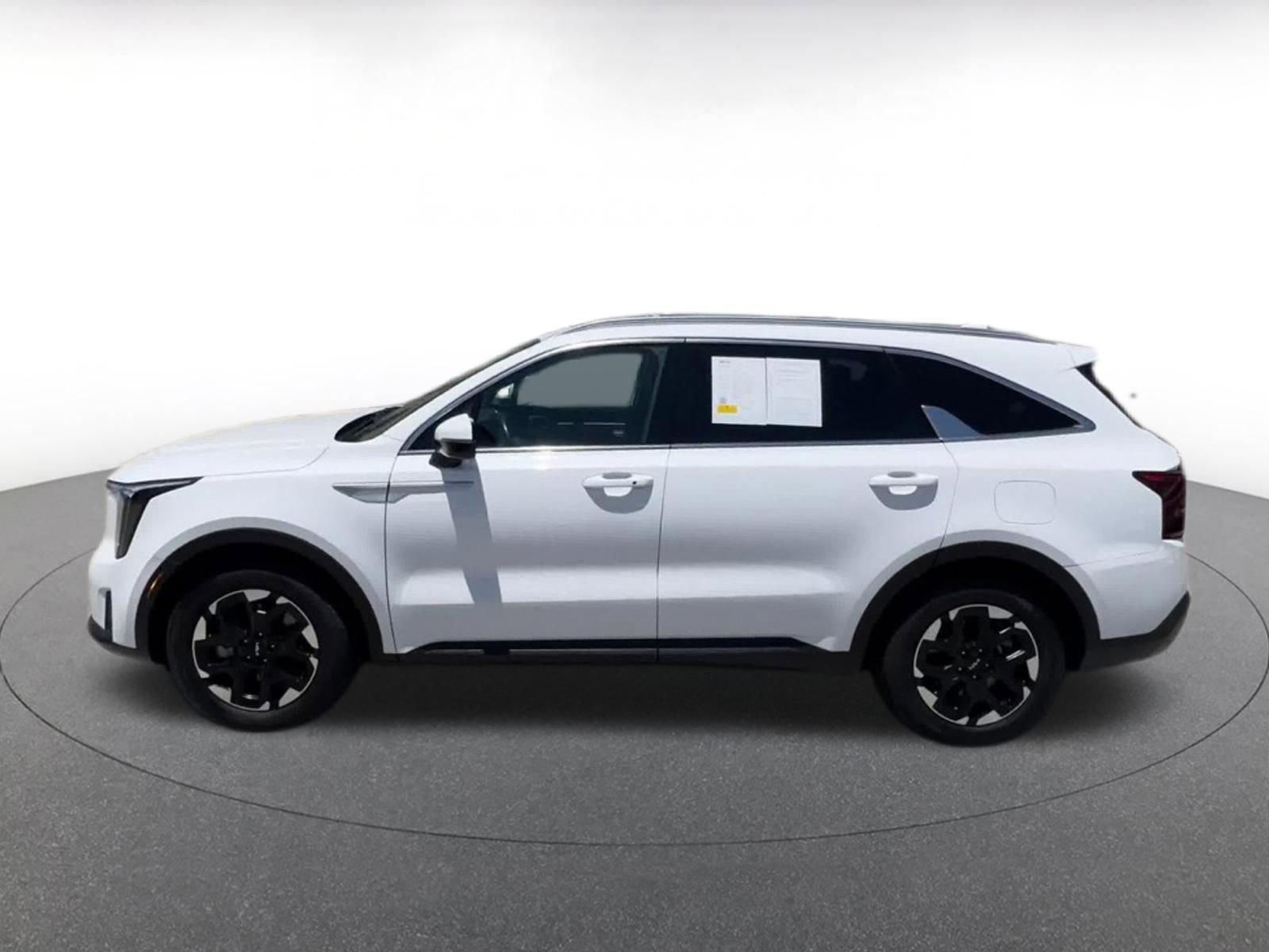 Thumbnail: 2024 Kia Sorento - 9