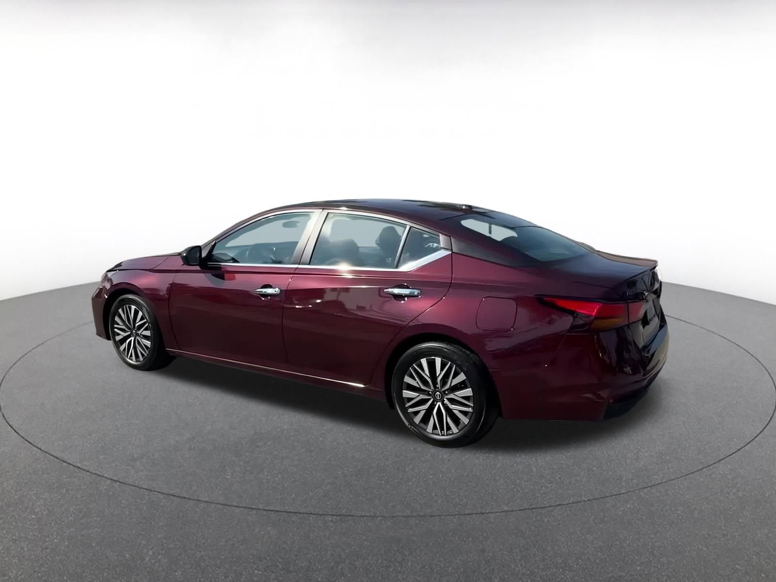 Thumbnail: 2024 Nissan Altima - 9