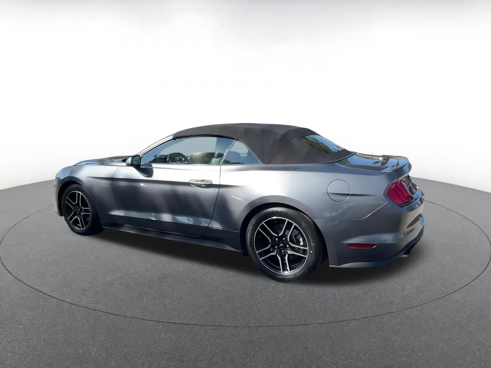 2023 Ford Mustang  10