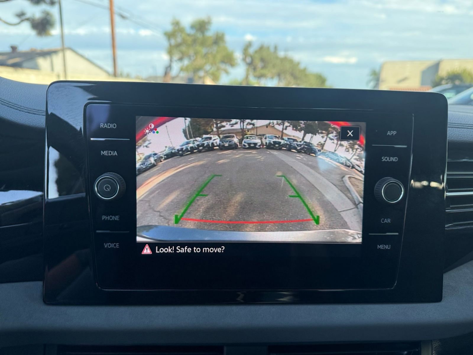 Thumbnail: 2025 Volkswagen Jetta - 17