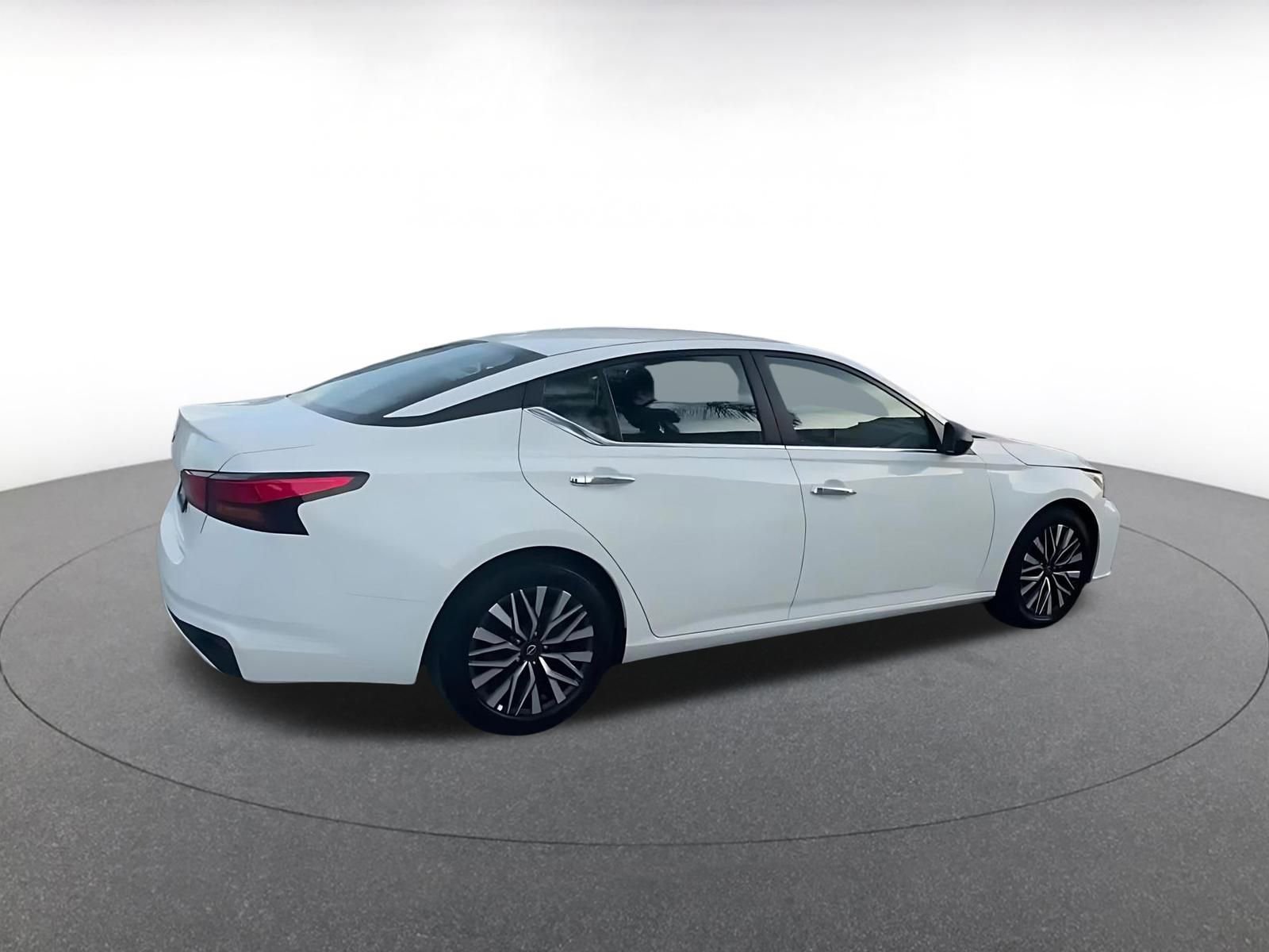 Thumbnail: 2025 Nissan Altima - 14