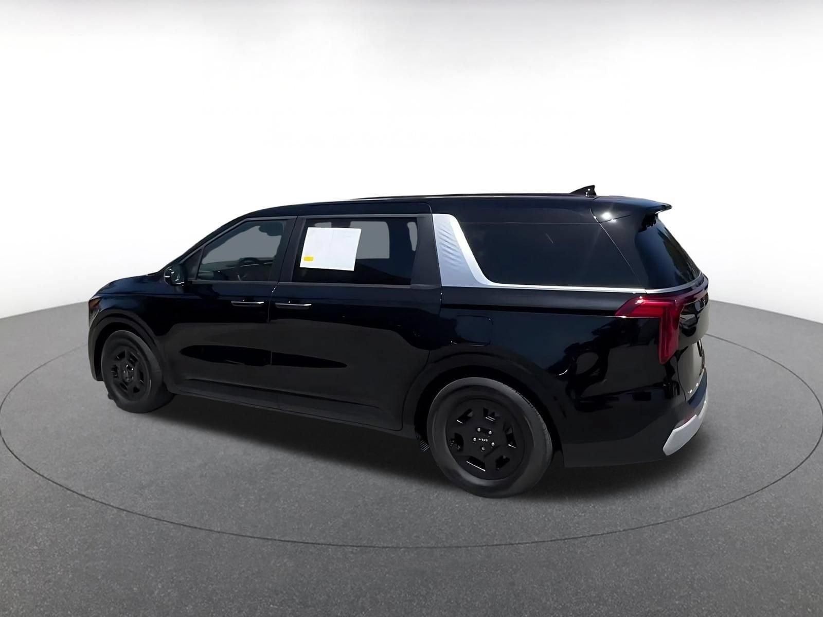 Thumbnail: 2026 Kia Carnival - 8