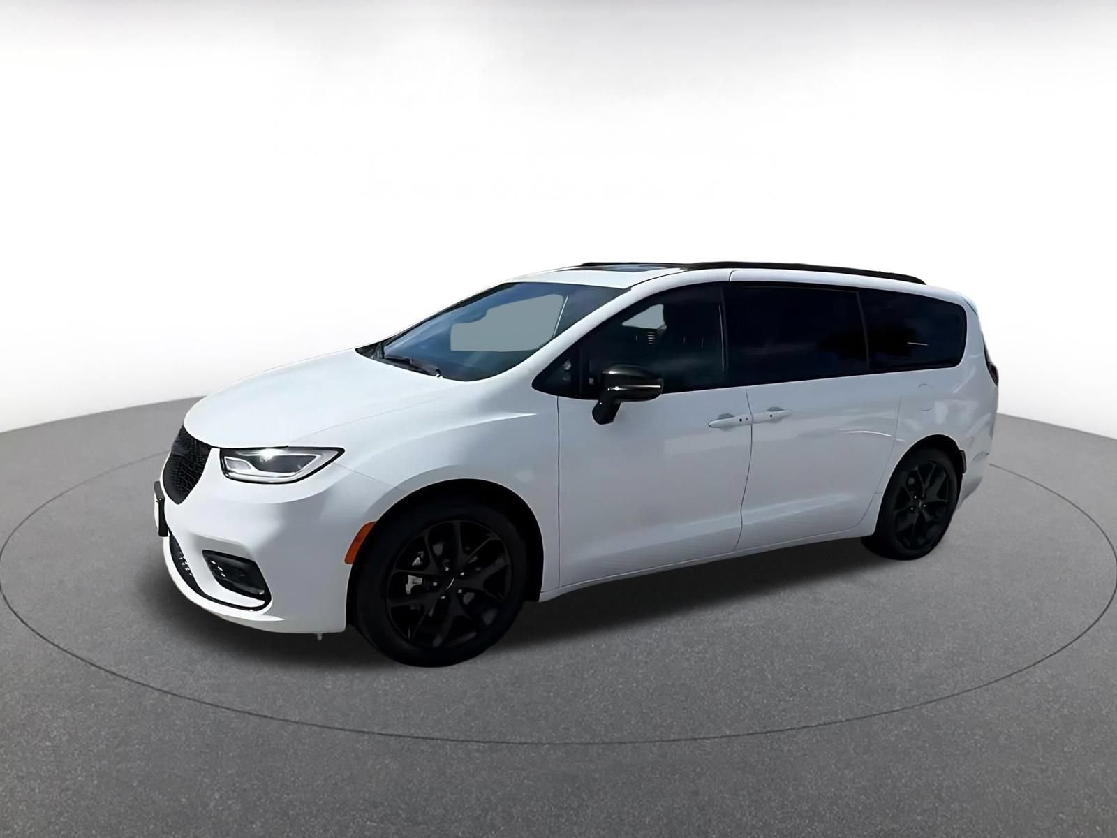 Thumbnail: 2025 Chrysler Pacifica - 6