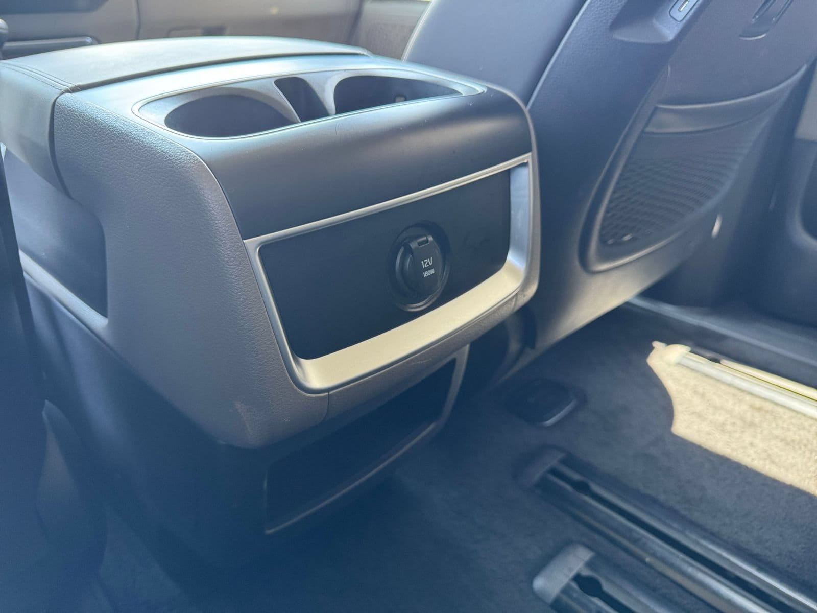 Thumbnail: 2026 Kia Carnival - 24