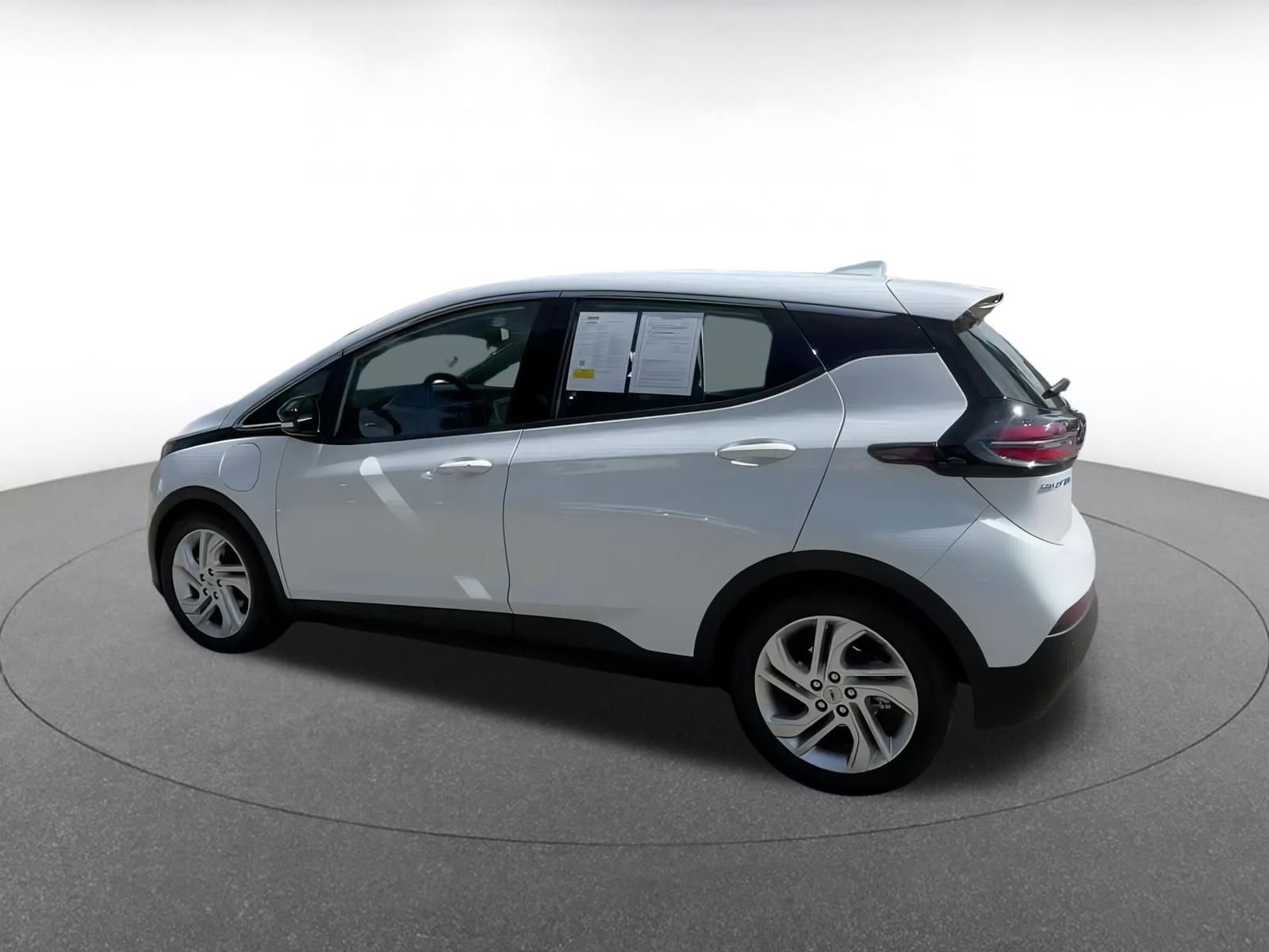 Thumbnail: 2023 Chevrolet Bolt EV - 10