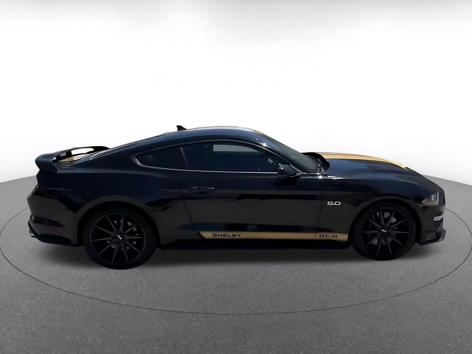 Thumbnail: 2022 Ford Mustang - 13