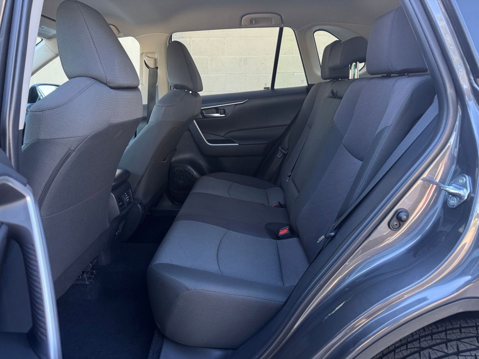 Thumbnail: 2025 Toyota RAV4 - 25