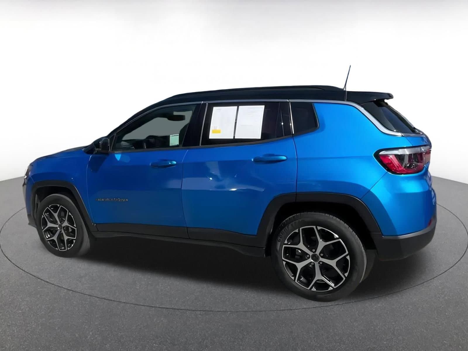 Thumbnail: 2025 Jeep Compass - 10