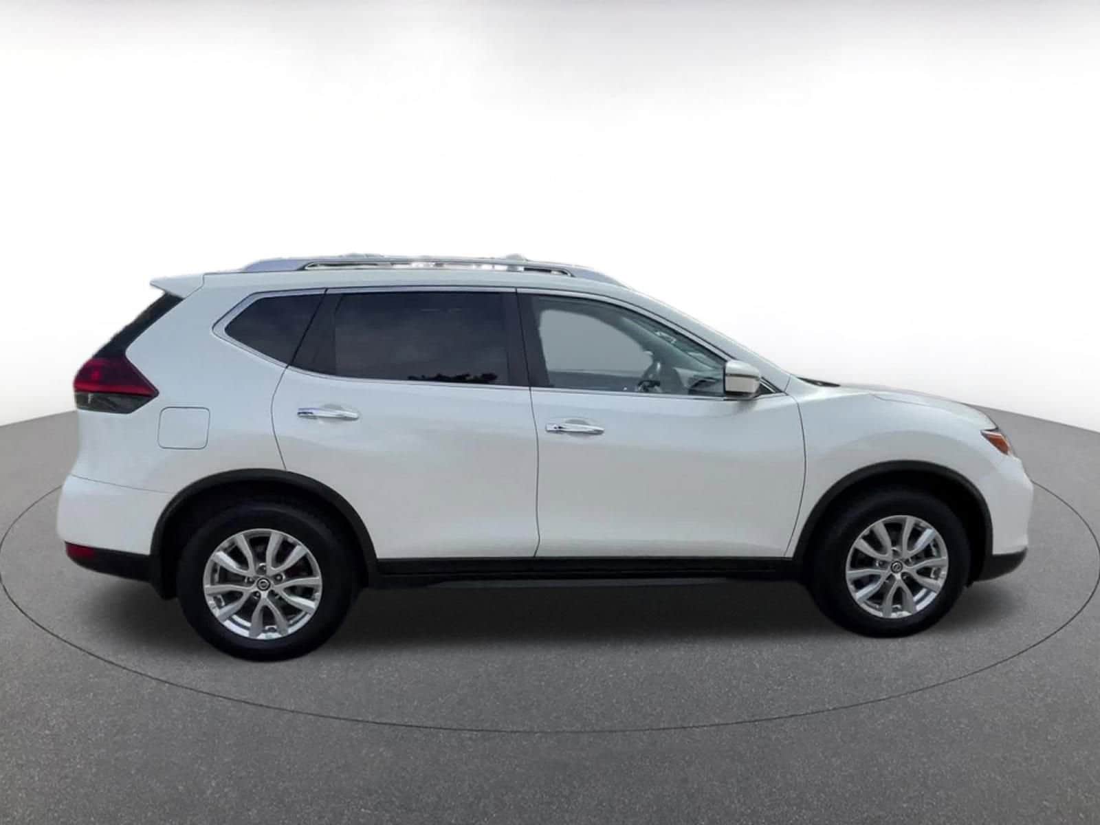 2020 Nissan Rogue SV 16