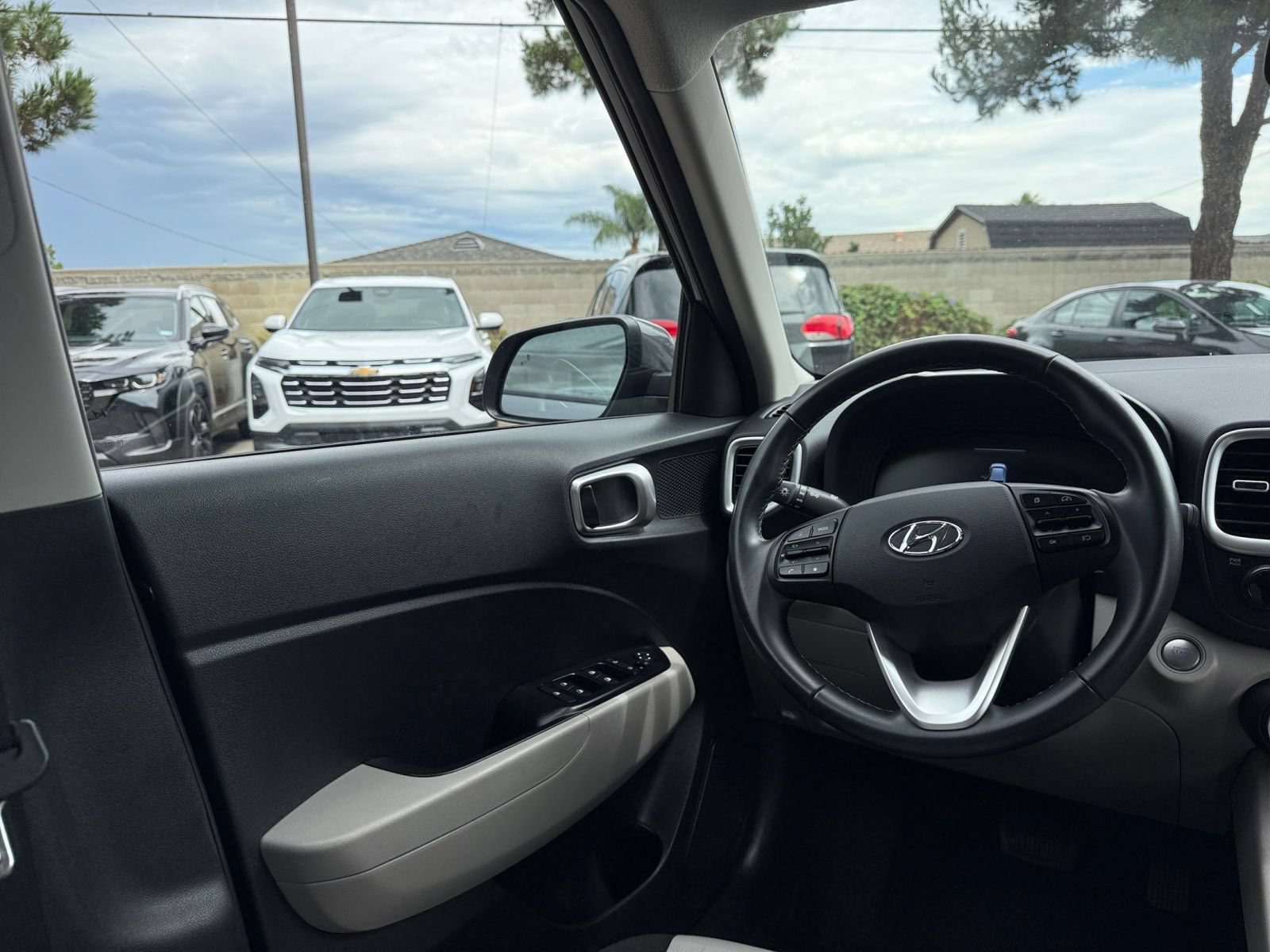 Thumbnail: 2025 Hyundai Venue - 32